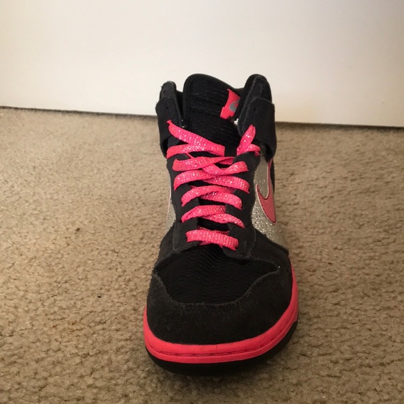 Nike shoes - Picture 2 of 2